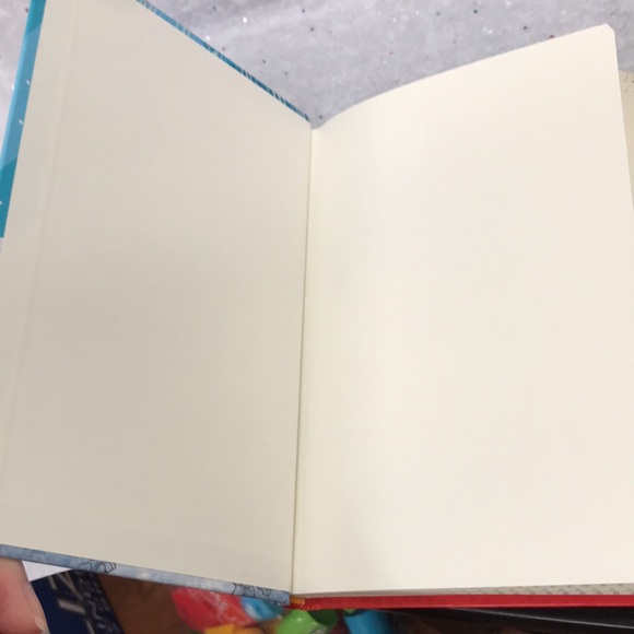 ๐2/10.00๐ Peter Powers and His Not-So-Super Powers hardcover book like new - Picture 3 of 9